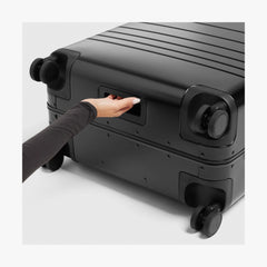 Aluminum Check-In Medium