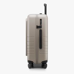 Carry-On Pro Plus